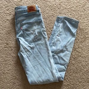 Levi Skinny Rise Jean
